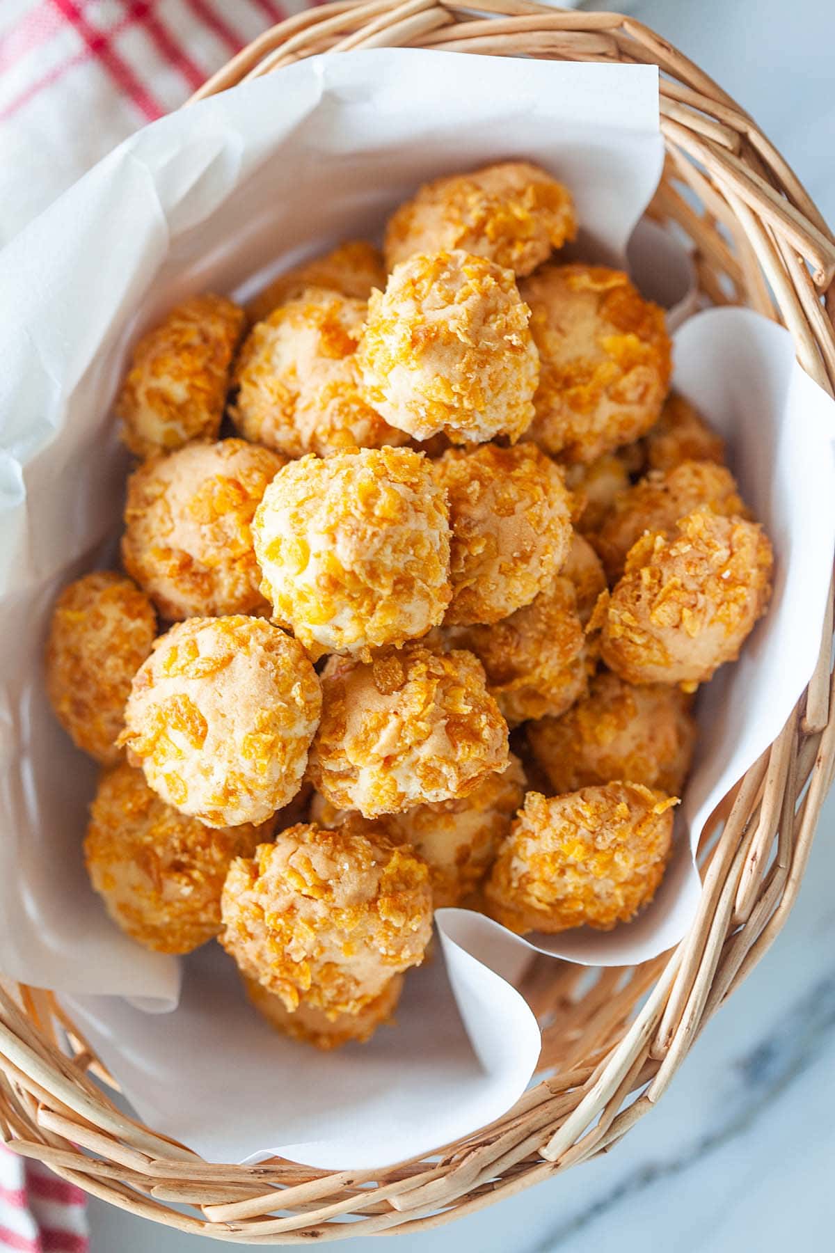 Easy cornflake cookies recipe that yields buttery, crunchy, and tasty cornflake cookies.
