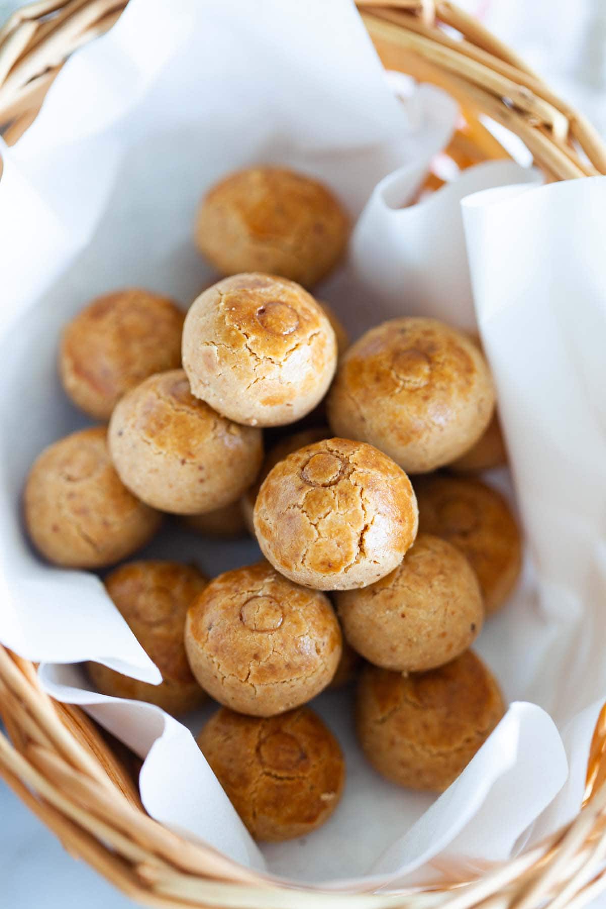 Peanut cookies in a basket.
